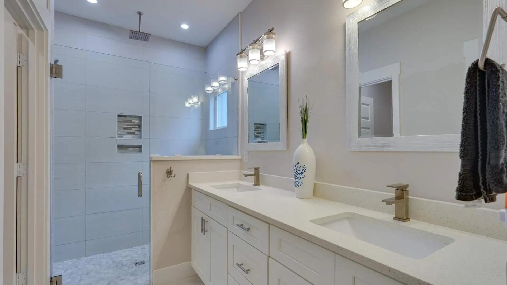 Beachside Sunrise Beautiful 4 Bedroom 2 Bath Spacious And Serene Panama City Beach 0*,  United States